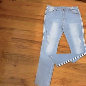 ☀️Light blue distressed stretch skinny denim